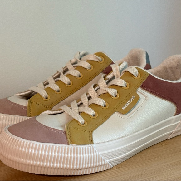 Women’s Rocket Dog Cheery Tan Color Block Sneaker Size 10 - Picture 2 of 9